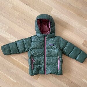 Patagonia Baby Hi-Loft Down Sweater Hoody, Green with Pink, Size 2T
